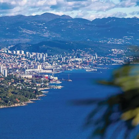 3 Bedroom Cozy In *