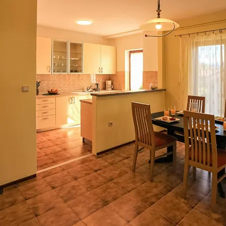 3 Bedroom Stunning In Vakantiehuis *