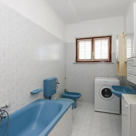 3 Bedroom Stunning In *