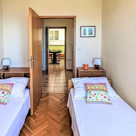 3 Bedroom Stunning In *