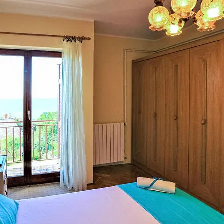 3 Bedroom Stunning In *