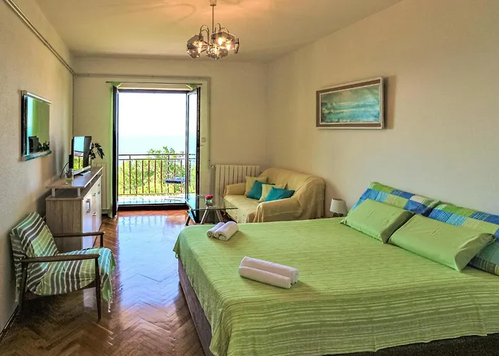 3 Bedroom Stunning In *