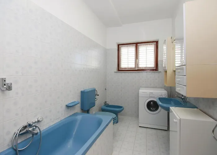 3 Bedroom Stunning In *