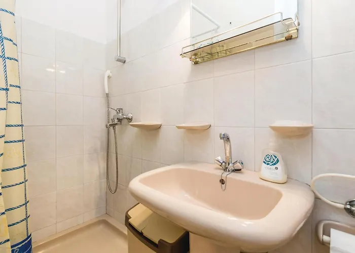 3 Bedroom Stunning In マトゥリ