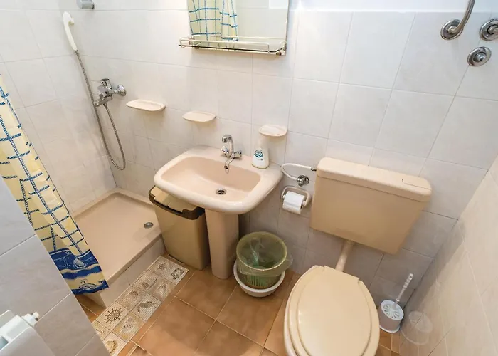 3 Bedroom Stunning In マトゥリ